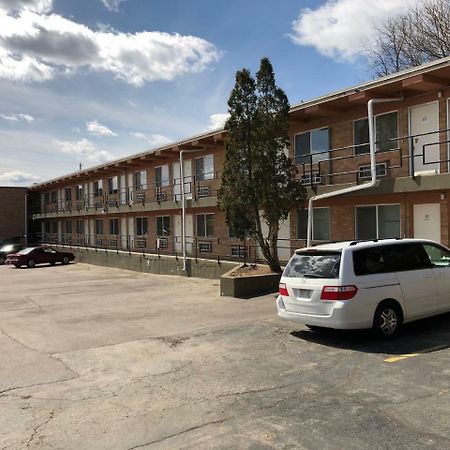 Town Motel Ошкош Экстерьер фото