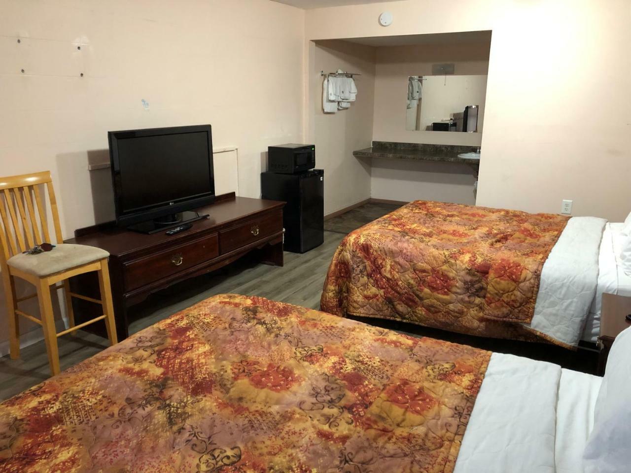 Town Motel Ошкош Экстерьер фото